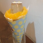 クレープリー チロル - 上の方だけでなく最後の最後までしっかり柑橘とプリンが入ってました。