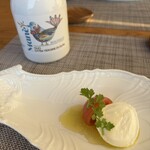 Ueda - モッツァレラが美味しすぎる。トマトは限りなく甘い。