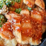 熟成かつ 天膳 - 純けいかつ丼大盛りアップ