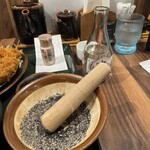 とんかつ こころ - 胡麻をスリスリして待て！