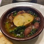 ぴるぜん - 添えられたトーストは脂汁にどっぷり漬けてすぐには手を出さない