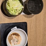 やきとり稲田 - 本日の小鉢とキャベツ