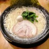 横浜家系ラーメン春吉家 春吉本店