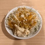 とんかつ そら - 自家製ドレッシングを掛けたサラダさんでーす。