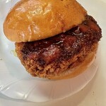 木村屋 - 「常陸牛メンチカツパン」@547 メンチカツは、がっつりボリューミー&ジューシーで、めっちゃ美味い‼️