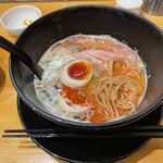 麺家 獅子丸 - 途中で味付たまごイン