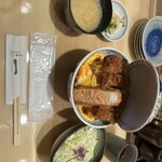 日本橋とんかつ 一 日本橋はなれ - 焼きかつ丼（上）