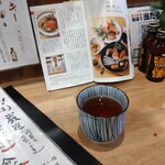 深江橋じょうじ - 冷たいお茶か熱いお茶か　どちらにするか聞いてきてくださるのでとても助かります 自転車で行ったので冷たいお茶にしました
