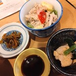 深江橋じょうじ - 自家製のツナ？なのかな ブロッコリーと和えてありビールがすすむ　魚卵の煮物　これ完全にお酒のあて でしたw