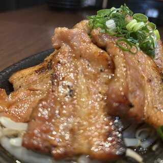 テジカルビ焼きやサムギョプサルなど本格的な韓国料理が多数♪