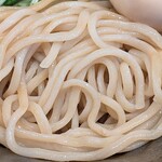 麺処 大沼 - 麺処 大沼 ＠湯島 つけ麺のコシがありながらモチモチ食感の縮れ太麺