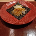 エンメエッセ - ③紋甲イカとマスカルポーネチーズの海苔巻き