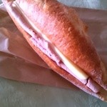 ブーランジェリー プチットゥ フォレ - 調理パン　ハム、チーズ　 280円