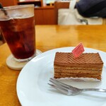 ミエ シマムラ - アイスコーヒーと紅茶のケーキ