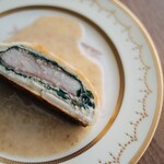 バルーン - 金目鯛のパイ包み,パッションフルーツのソース