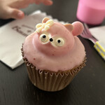 ヴァムン洋菓子店 - 女の子たぬきケーキ