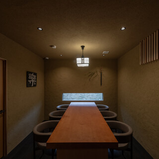 最大6名様まで対応の個室完備