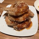 本格水炊きと博多もつ鍋 地鶏と九州料理 居酒屋 鳥邸 - 手羽先の唐揚げ