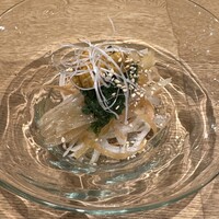 京中華 牧定 - ヨシキリザメ胸ヒレ　フカヒレ　九条ネギ　ネギソース　ムラサキ雲丹　刻み大根