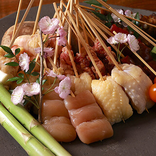 【地鶏料理】旨味溢れる地鶏を、こだわりの火入れで調理