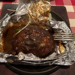 AIDA - ビーフシチューかけあいだハンバーグ　包まれたホイルを開けて