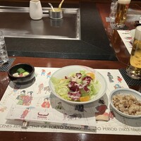 ステーキハウスハマ 札幌店 - サラダとビール