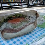 moumou THE FAMOUS DELI - 