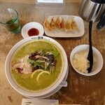 IRUKA - バジルとんこつ1000円 追いごはんセット150円