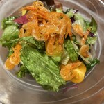 焼肉牛宮城 別邸 - 桜海老たっぷりサラダ、ドレッシングがかけすぎず丁度良いですね。