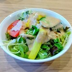 インドダイニング ドルガ - ハーフ＆ハーフランチのサラダ