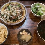 mass かまどのある家 酒をよぶ食卓 - 