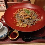 北前そば高田屋 - 牛肉と揚げ葱の冷やしぶっかけそば