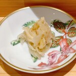 鮨 urag - ガリ(エルメスの小皿)