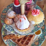 CAFE Tea Tree - 【2025.04】スプリングアフタヌーンティーランチ・全部のせ(税込2,300円)