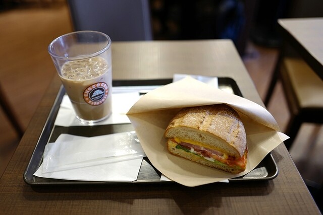 Saint Marc Cafe Shinjuku Gyoenmae Ten photo 3