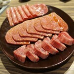 焼肉 ジャンボ - 