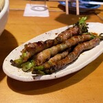 炭火やきとり 伝兵衛 - 確か菜の花の肉巻き？