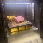 VinIX - “自家熟成”田村牛の塊焼きと旬野菜　金庫で登場