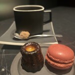 VinIX - カヌレとマカロン