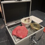 VinIX - 自家熟成厚きりタンとレモンコンフィ