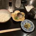 赤坂 ひかわ - 鯛茶漬け、胡麻と味噌のアクセント