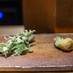 天ぷらあら木 - 2025.4 北海道産山菜（山独活とタラの芽）