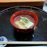 堂山 - タイの吸い物。なぜか、しっとりしてる。