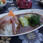 ファームレストラン あぜ道 より道 - 夫の食べたベーコンカレー