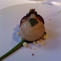 レフェルヴェソンス - 定点〜丸ごと火入れした蕪とイタリアンパセリのエミュルション、バスク黒豚のジャンボンセック＆ブリオッシュ