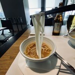 マンゴツリー東京 - トムヤムスープリフト : 日経平均は大幅反発。前日比588.20円高（＋1.72％）で前場の取引を終了