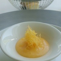 アロマクラシコ - アミューズは旬の時期の異なる三種類のかぼちゃのムースでした。