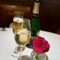 シェ・イノ - 先ずは、シャンパンとノンアルシャンパンで乾杯♡