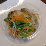 キッチン酵素ガーデン - 山菜うどん サラダ付き756円