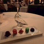 トゥールダルジャン - 鴨の置物